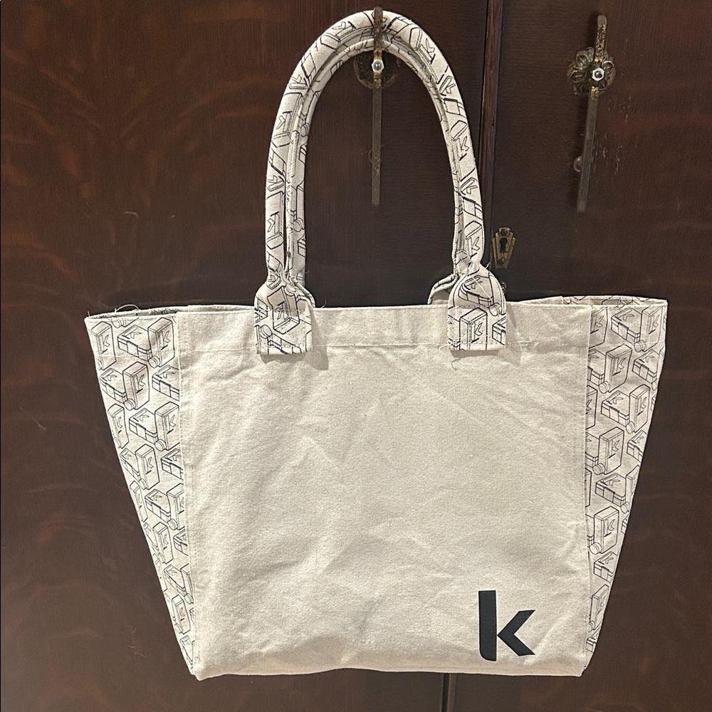 Kevin Murphy Stylish Cream Canvas Tote Bag